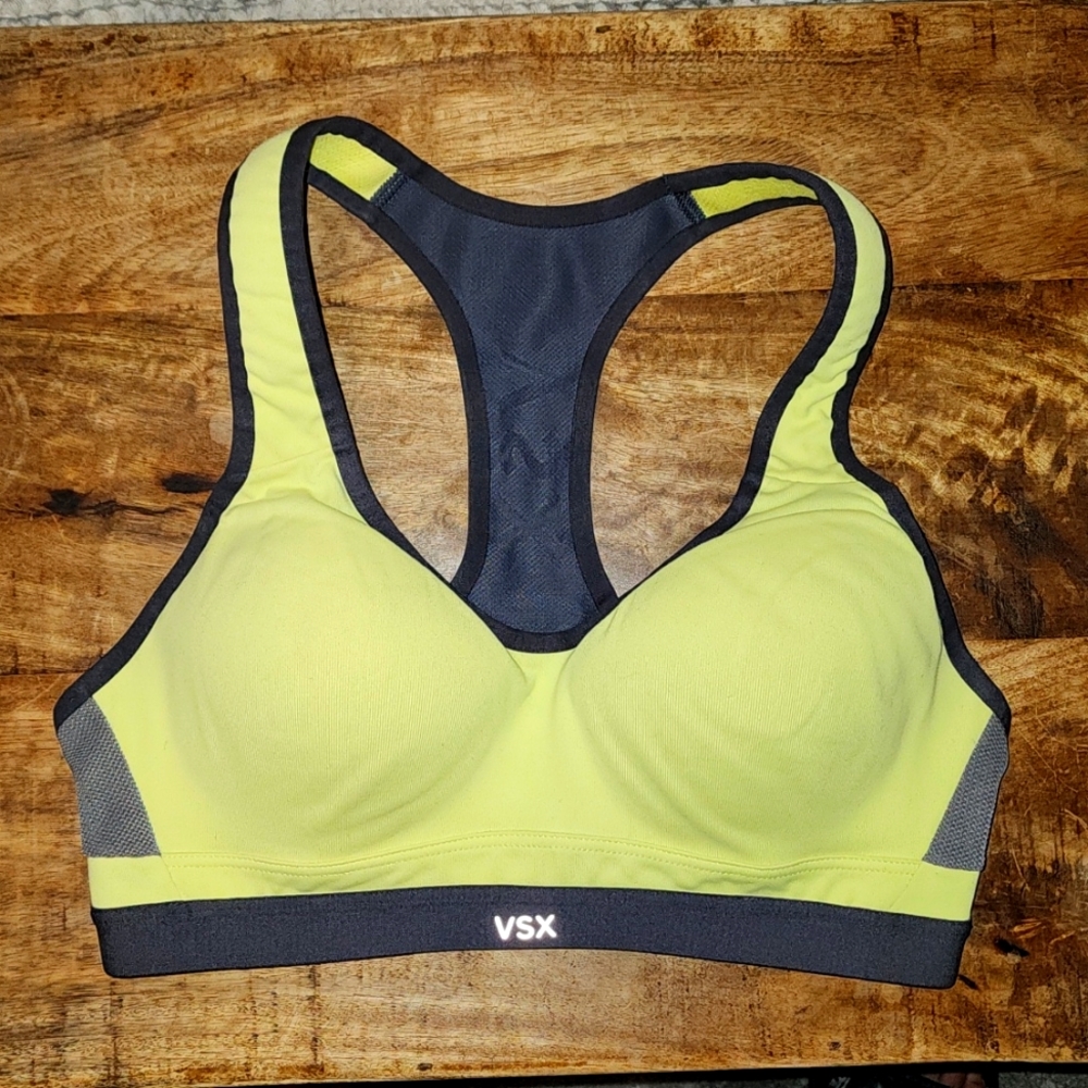 Victoria's Secret Sport Sports Bra Size 32B